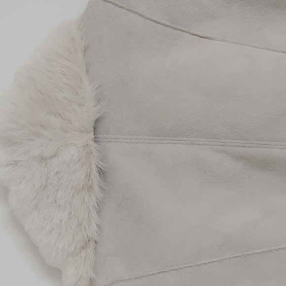 ***SOLD***Bebe faux suede jacket in creamy taupe color, Size Small - Picture 3 of 15